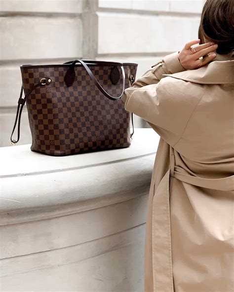 is it cheaper to buy louis vuitton in rome|lv neverfull price in paris.